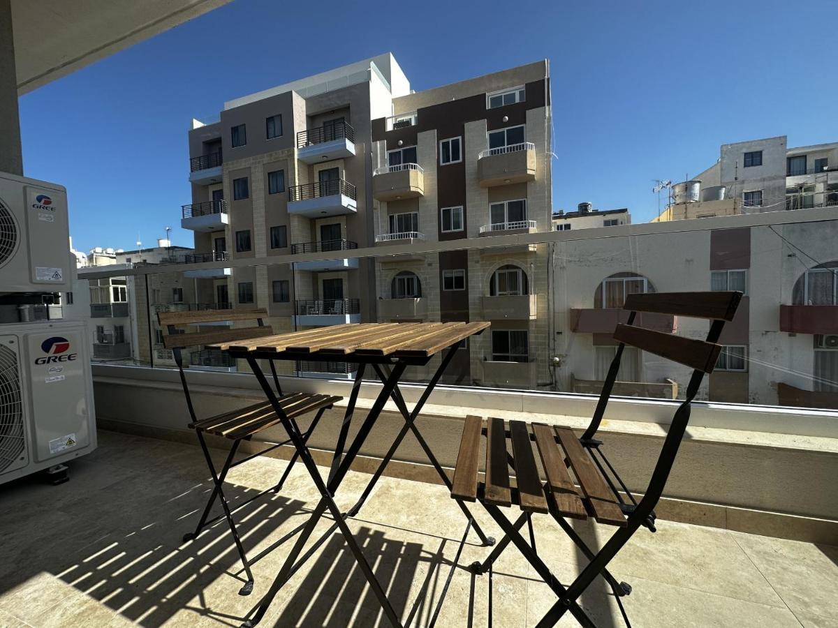 Qawra Holiday Apartment เซนต์พอลส์เบย์ ภายนอก รูปภาพ